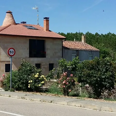 Casa Rural Sixto 度假居 *